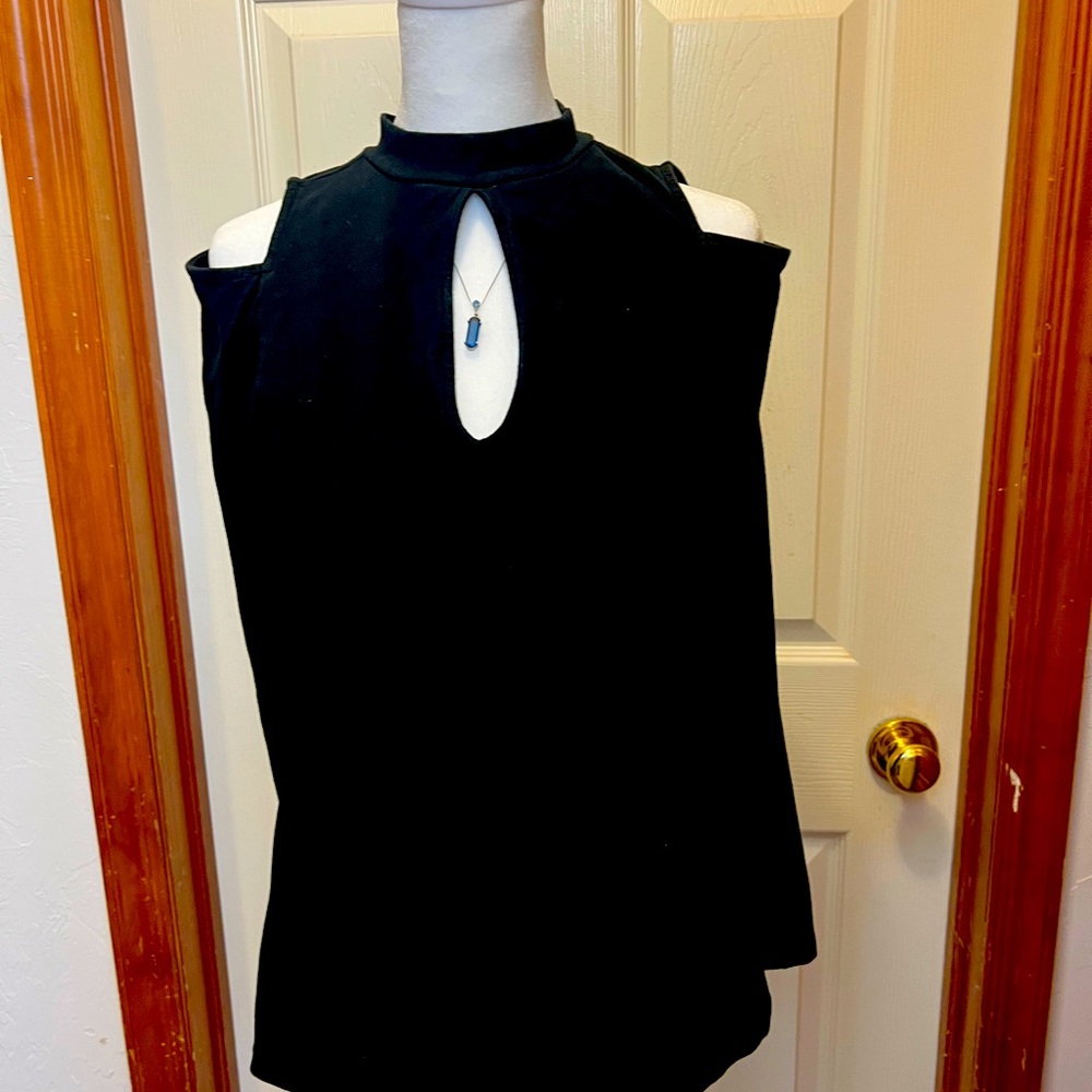 Torrid Black Cut Out Top size 0
